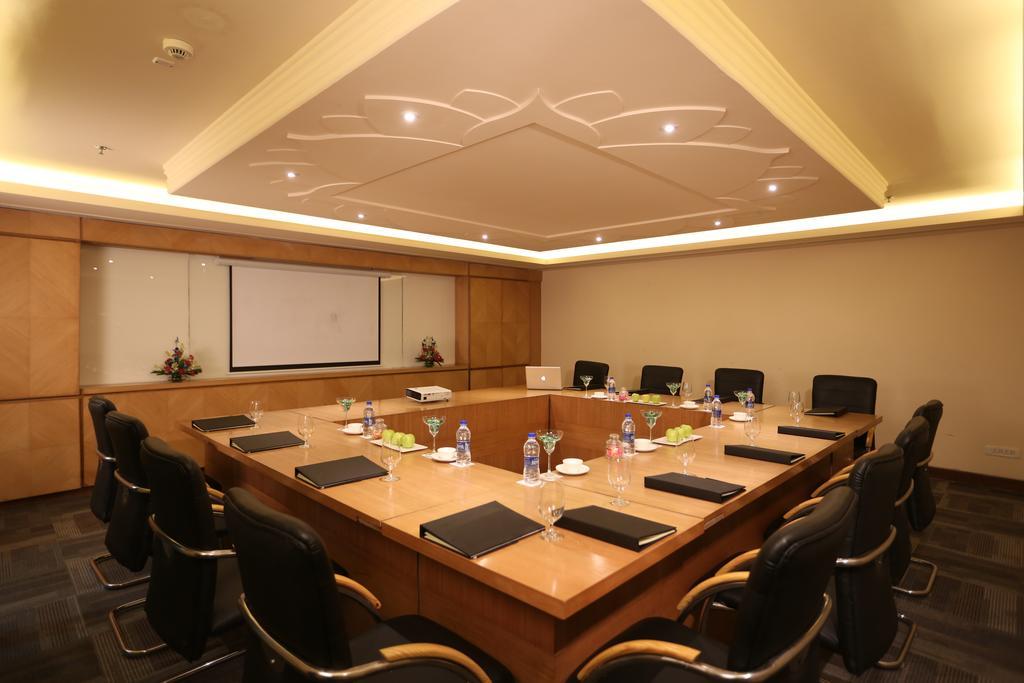 Country Inn & Suites By Radisson, Meerut Exteriör bild
