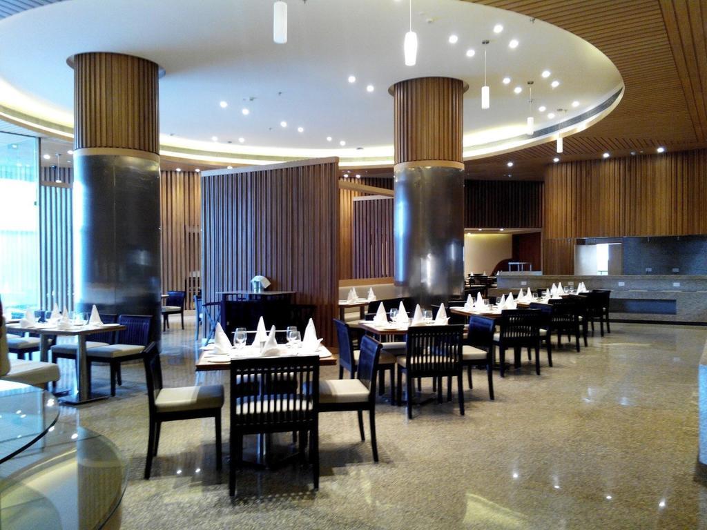 Country Inn & Suites By Radisson, Meerut Exteriör bild