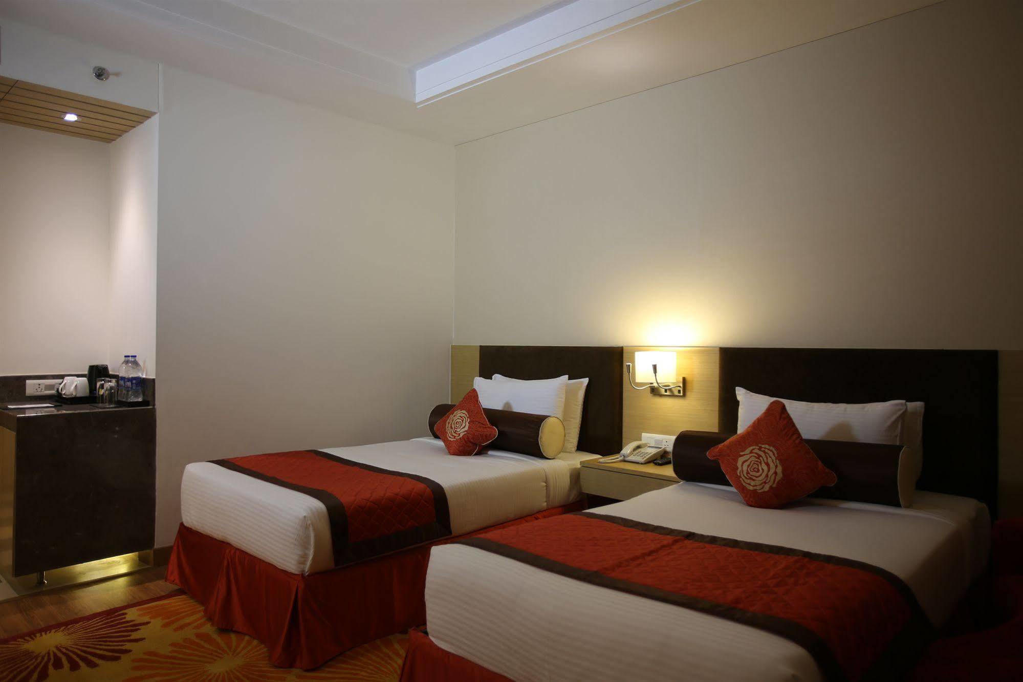 Country Inn & Suites By Radisson, Meerut Exteriör bild