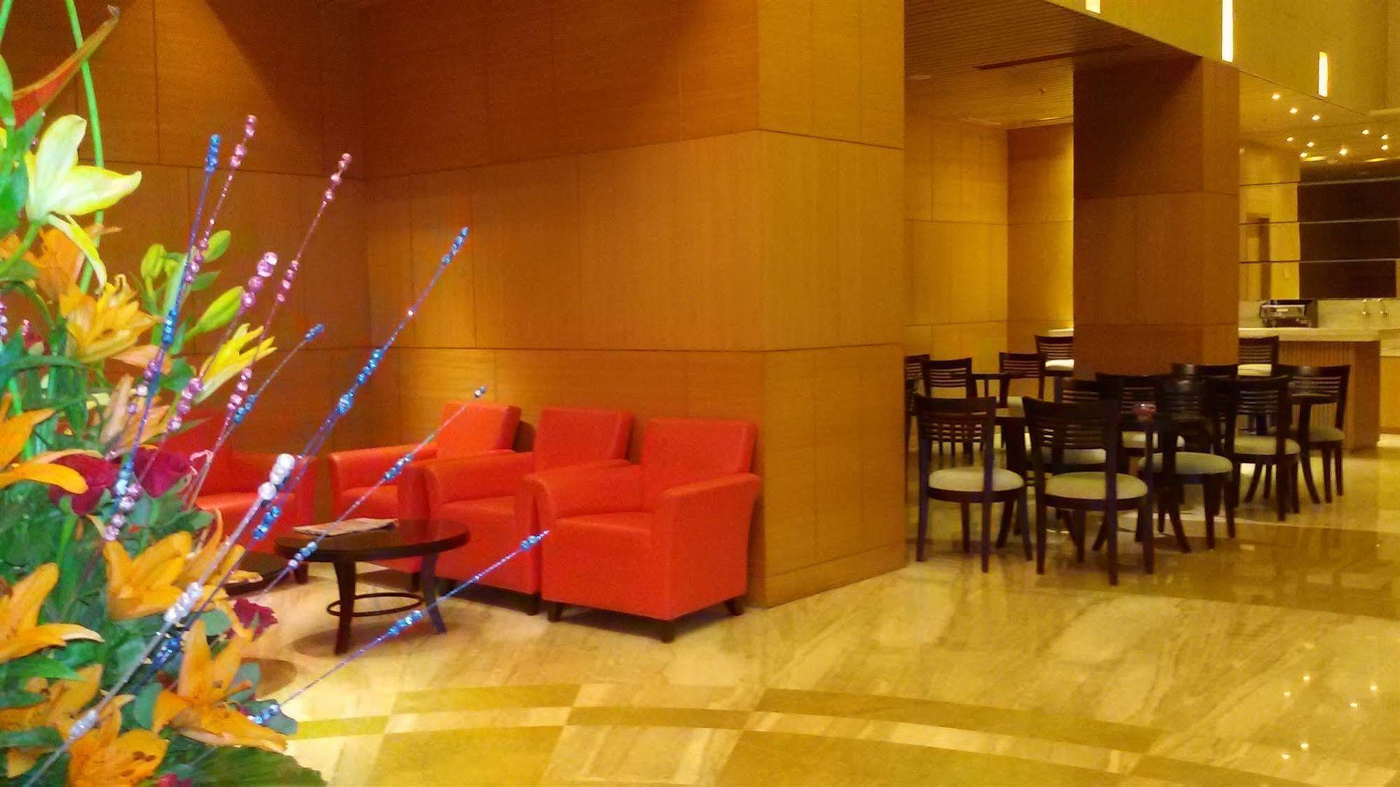 Country Inn & Suites By Radisson, Meerut Exteriör bild