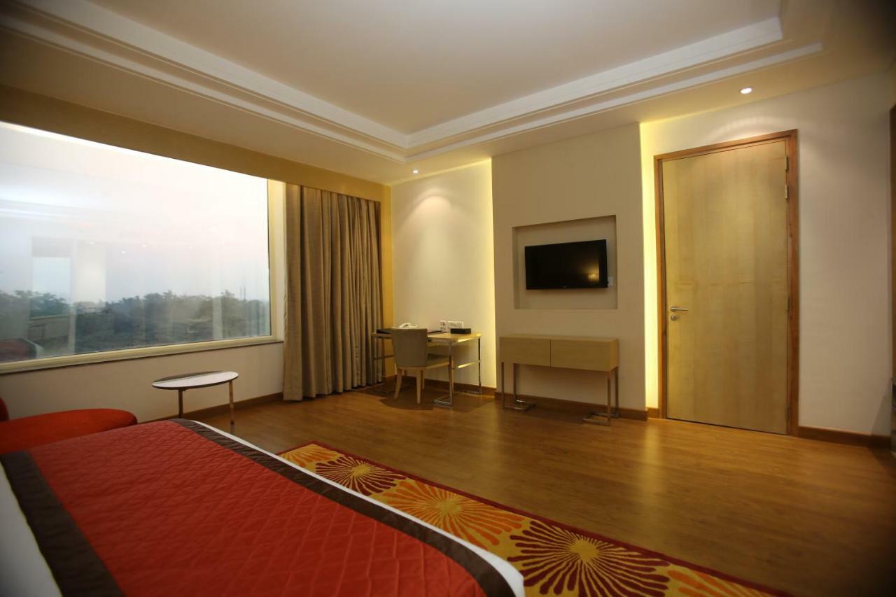 Country Inn & Suites By Radisson, Meerut Exteriör bild
