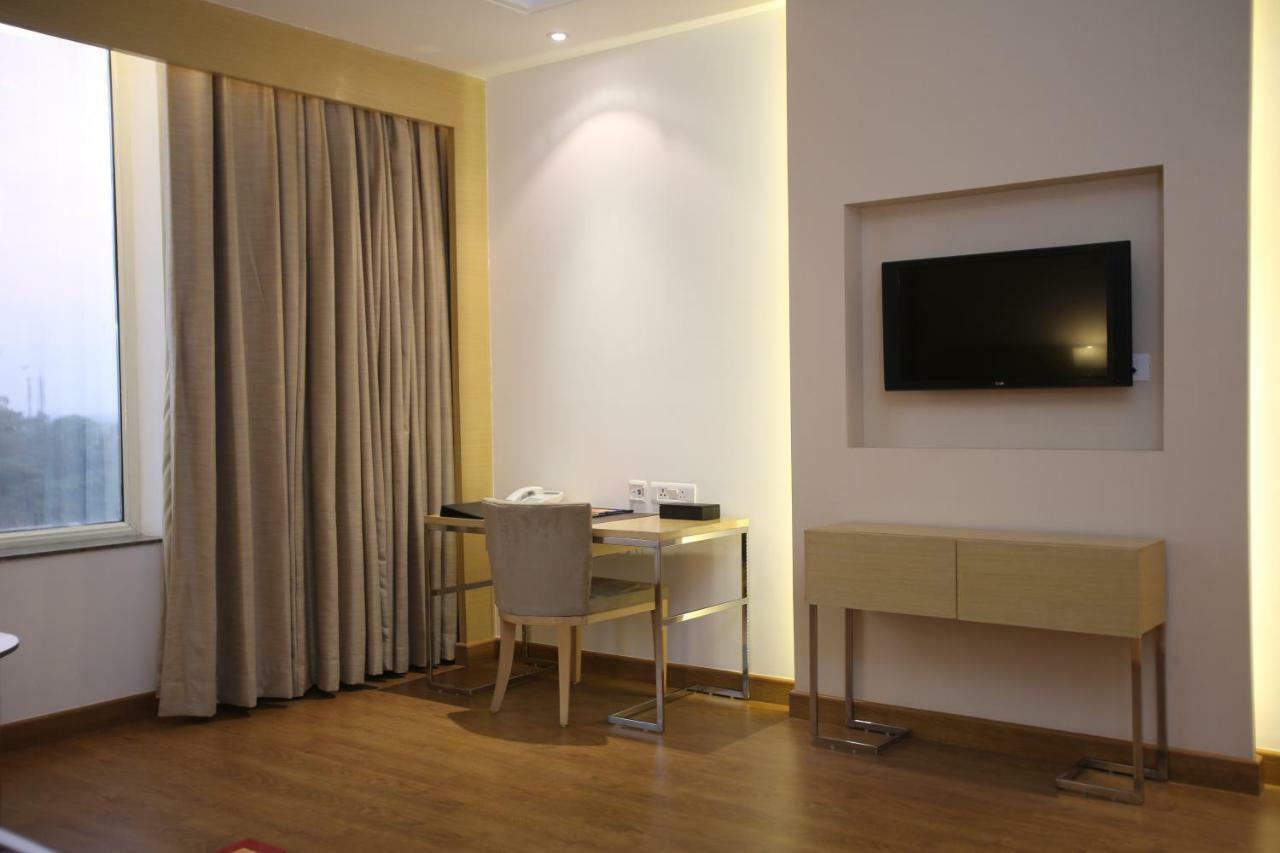 Country Inn & Suites By Radisson, Meerut Exteriör bild