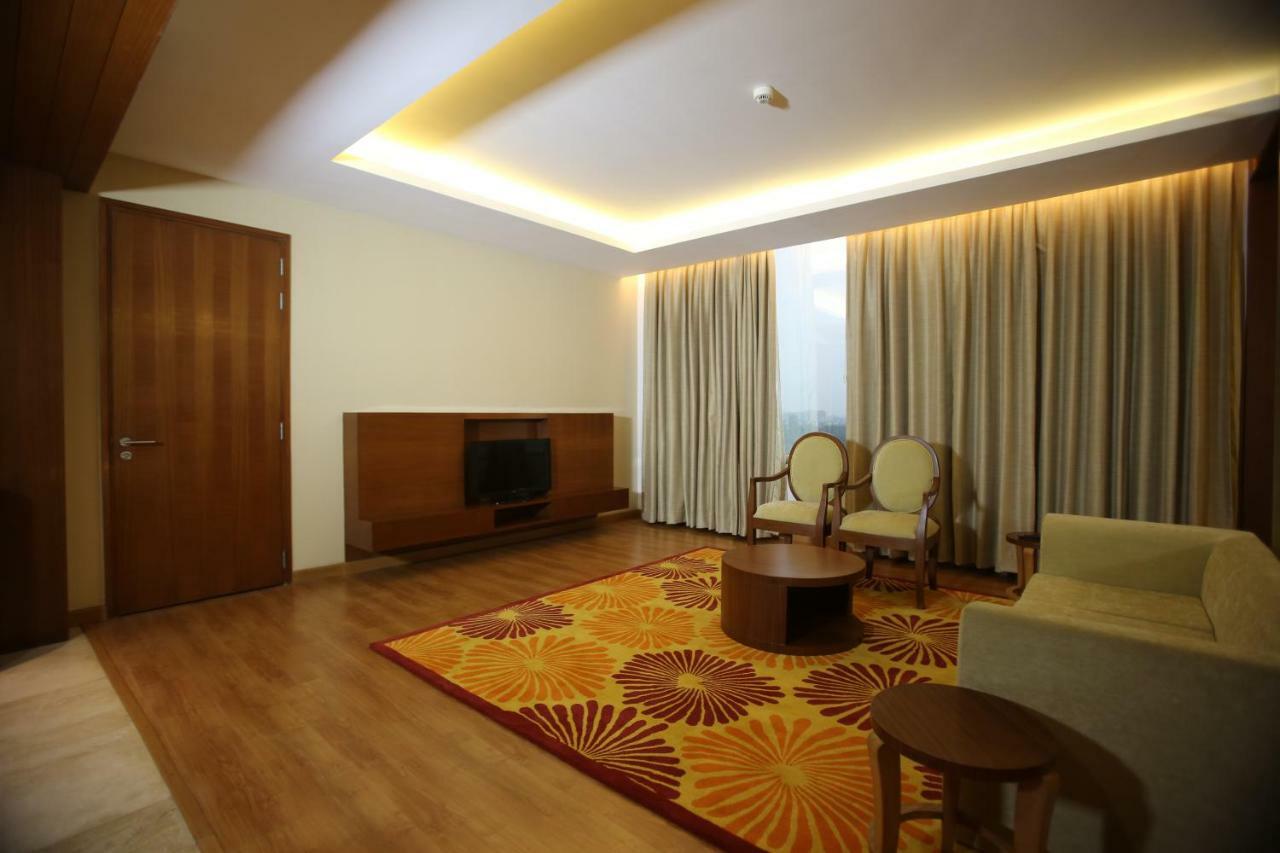 Country Inn & Suites By Radisson, Meerut Exteriör bild